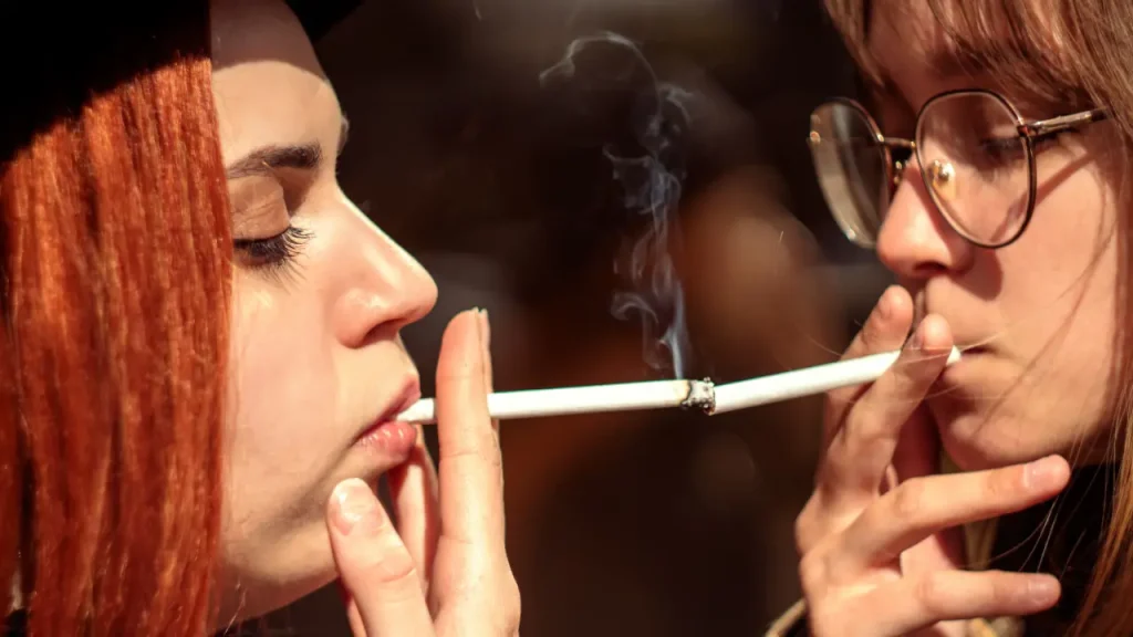 Smoking Relapse, image of two girls smoking